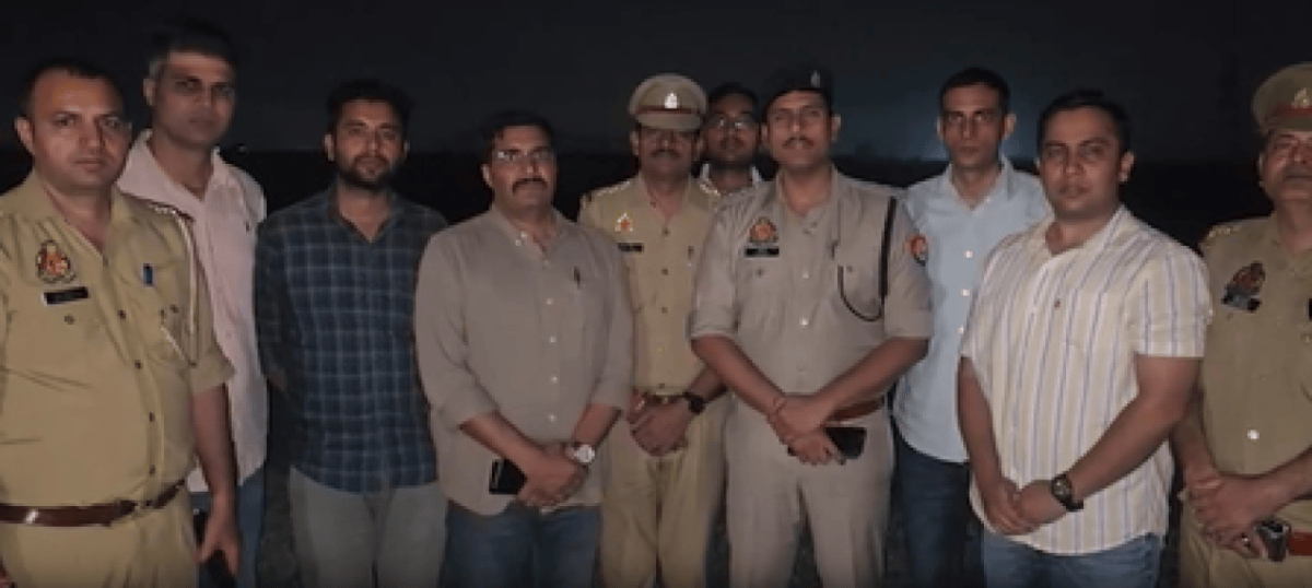 यूपी : गाजियाबाद में इनामी बदमाश और बलिया में गो तस्कर गिरफ्तार, मुठभेड़ में पुलिस की गोली से दोनों हुए घायल
