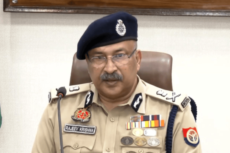 यूपी पुलिस की ‘वर्दी’ में दिखी शहादत की कहानी, अपनों को खोने का दर्द और देशसेवा का जज्बा
