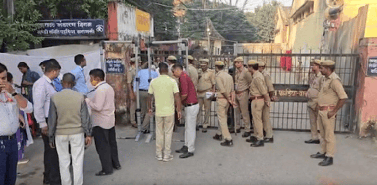 यूपी : विधान परिषद की 11 सीटों पर मतगणना शुरू, भाजपा-सपा के बीच सियासी मुकाबले पर नजर
