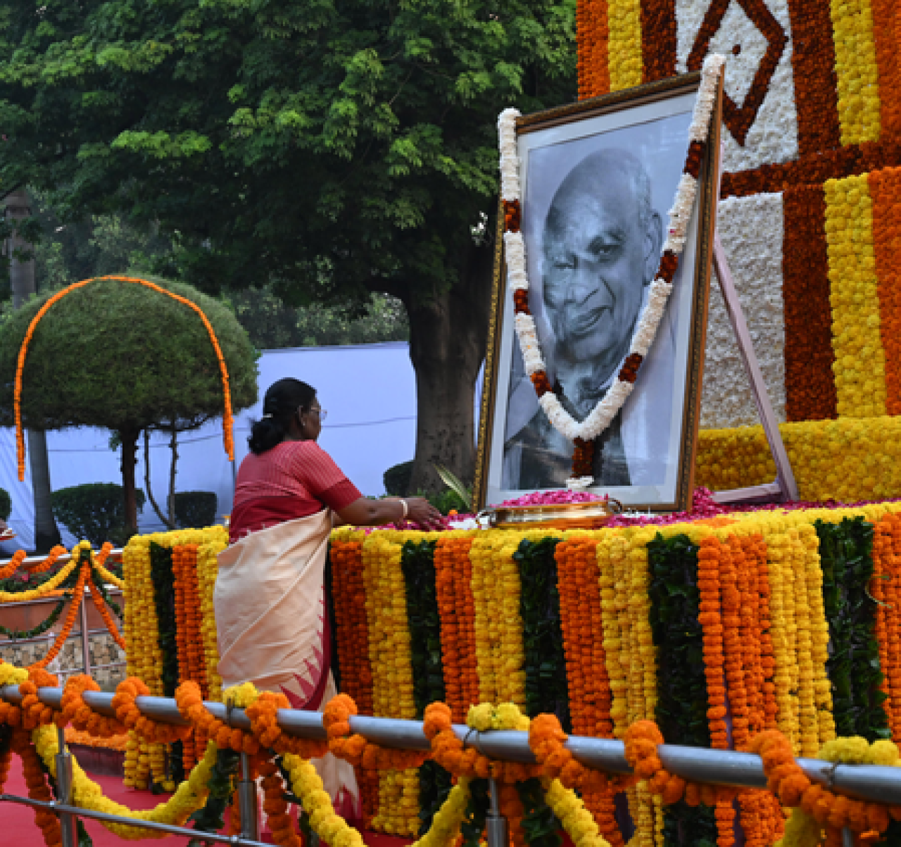 President, उपPresident और गृह मंत्री समेत कई नेताओं ने सरदार पटेल की जयंती पर उन्हें अर्पित की पुष्पांजलि