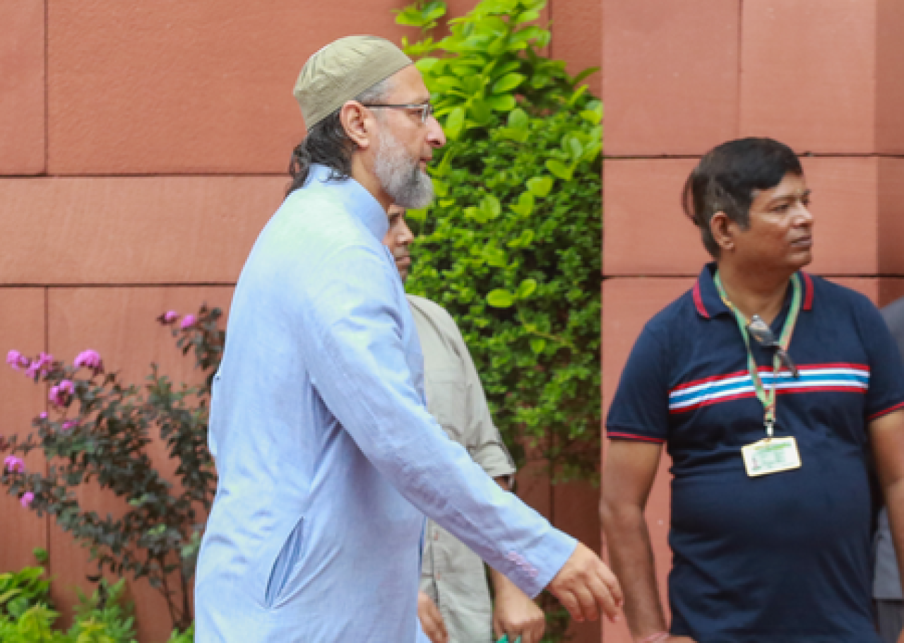 रेस कोर्स मस्जिद विवाद: ओवैसी ने Union Minister किरेन रिजिजू से तत्काल हस्तक्षेप की मांग की