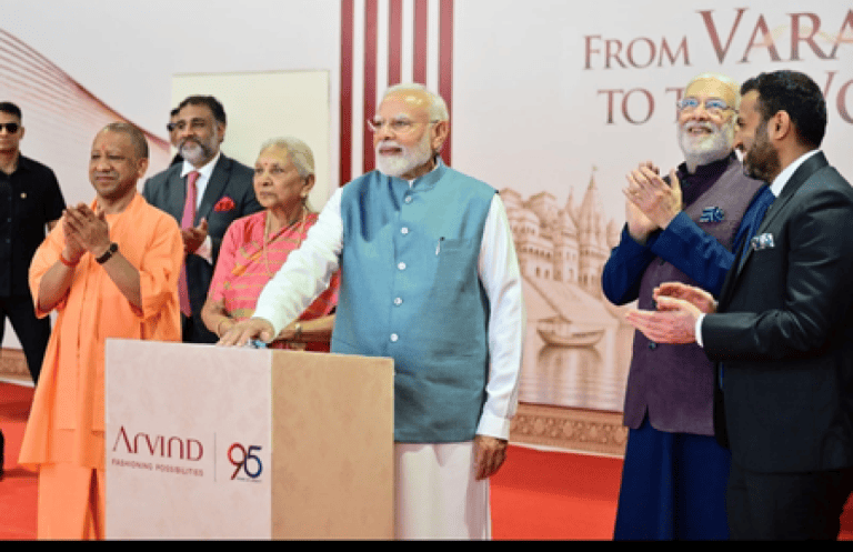 वाराणसी में अरविंद लिमिटेड की गारमेंट मैन्युफैक्चरिंग यूनिट की विनिर्माण इकाई से 1,000 से अधिक लोगों को मिलेगा रोजगार