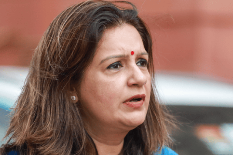 संजय राउत की टिप्पणी पर प्रियंका चतुर्वेदी बोलीं-हिंसा से लोकतंत्र और संविधान को होता है नुकसान