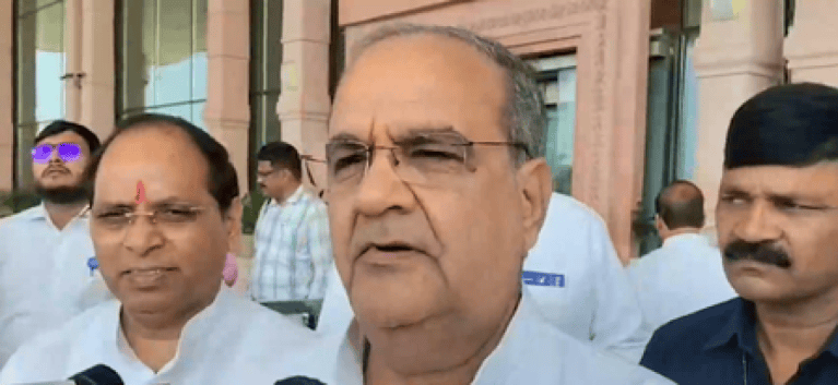 ‘संविधान को सबसे ज्यादा तोड़ने वाले यही लोग’, संविधान दिवस पर सपा के मेनिफेस्टो पर बोले मंत्री भूपेंद्र चौधरी