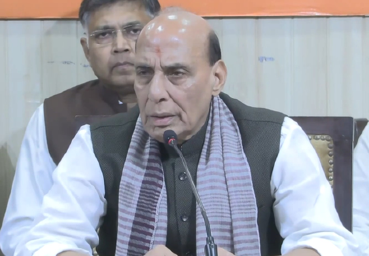 ‘सपा के समर्थन के बिना रायबरेली सीट भी जीत पाओगे या नहीं?’, राजनाथ सिंह का राहुल गांधी पर कटाक्ष