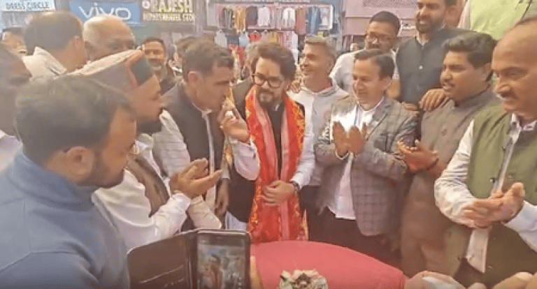 हमीरपुर में अनुराग ठाकुर ने मनाया 52वां जन्मदिन, हवन-कन्या पूजन कर 32 खिलाड़ियों को किया सम्मानित