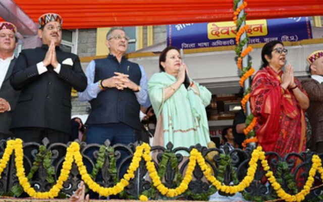 हिमाचल प्रदेश के राज्यपाल ने अंतर्राष्ट्रीय कुल्लू दशहरा महोत्सव का उद्घाटन किया